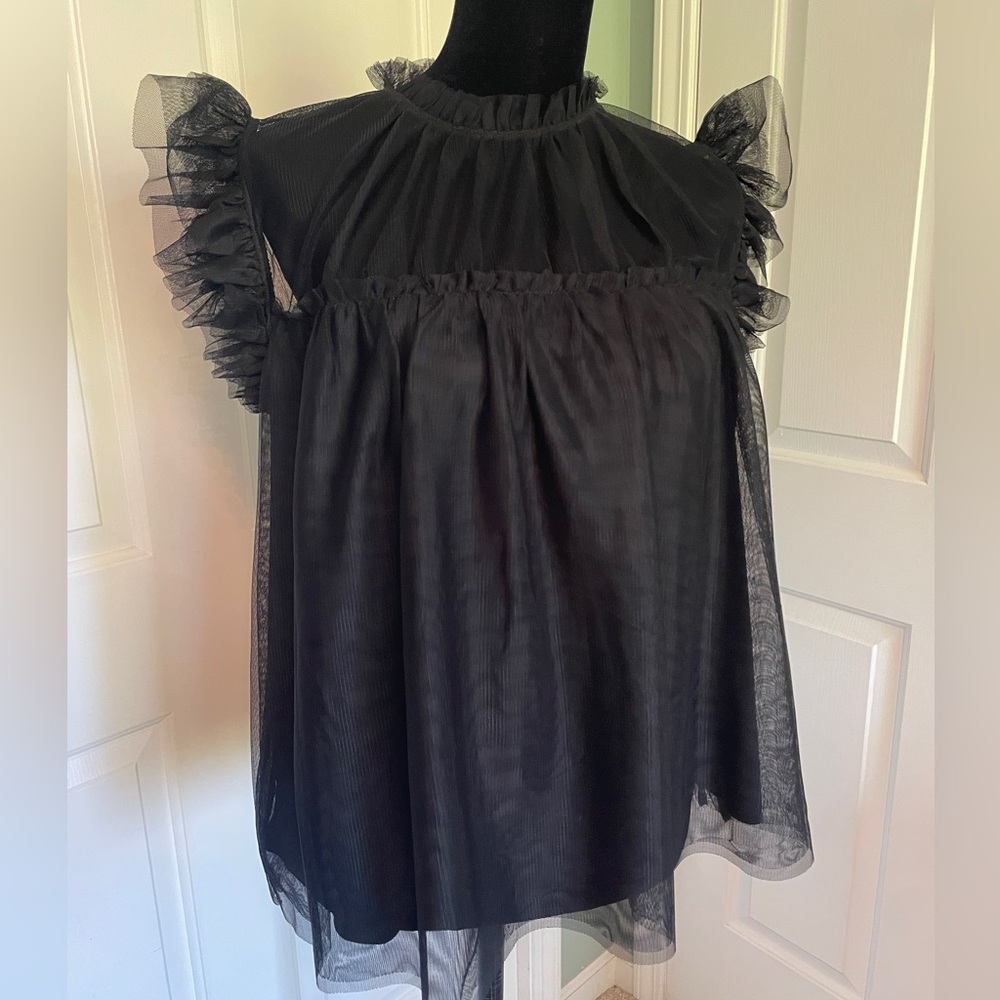 NWOT On 34th Black Tulle Flutter Sleeve Top - Size Small